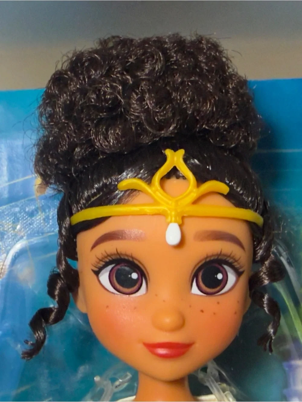 Spin master Netflix spellbound princess Ellian deluxe singing doll